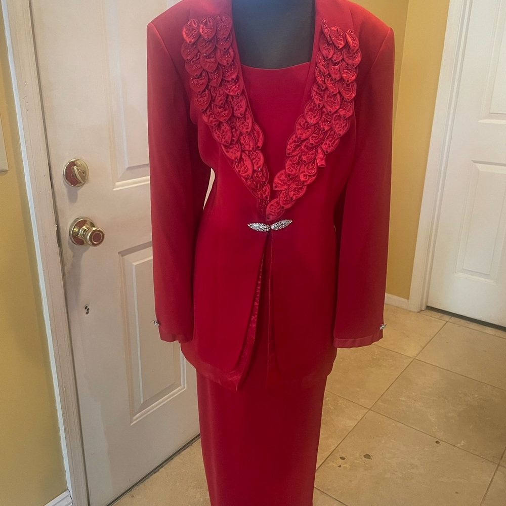 DonnaVinci Elegant Red Two-Piece skirt Suit with Decorative Collar